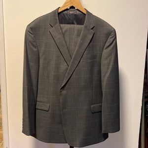 Charcoal gray glenn plaid Tommy Hilfiger 2 piece men’s suit.